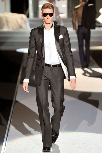 Look 35
